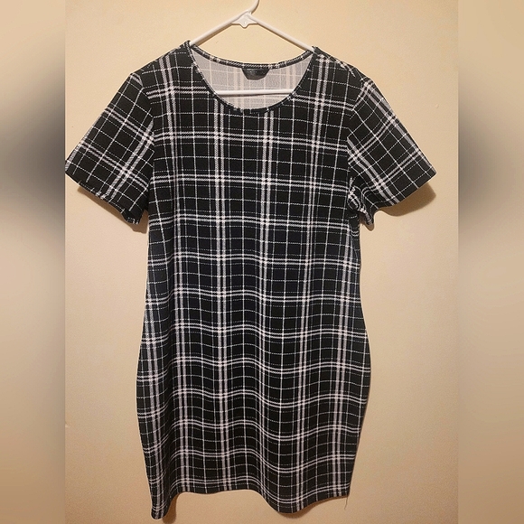 SOLD Womens Dress Shein - Picture 1 of 2